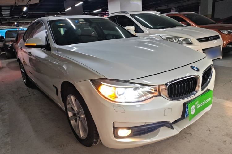 Used BMW 3 Series GT 2014 320i Leading Model Front Right 45 Deg
