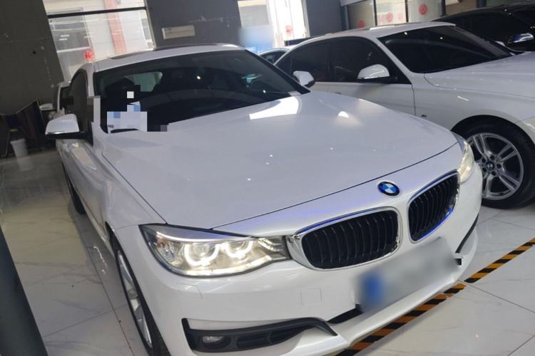 Used BMW 3 Series GT 2014 320i Leading Model Front Right 45 Deg