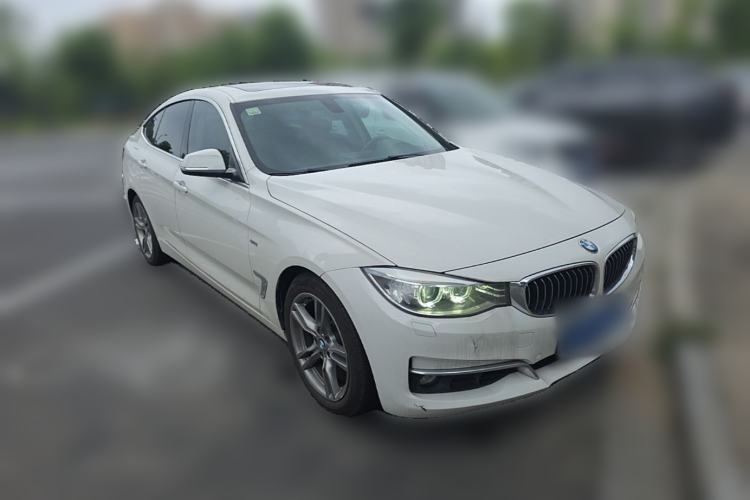 Used BMW 3 Series GT 2014 328i Design Package Model Front Right 45 Deg