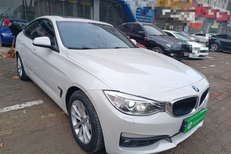 Used BMW 3 Series GT 2014 320i Leading Model Front Right 45 Deg