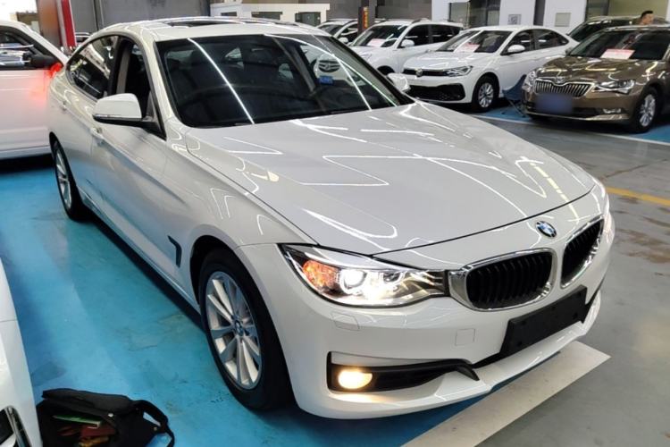 Used BMW 3 Series GT 2014 320i Leading Model Front Right 45 Deg
