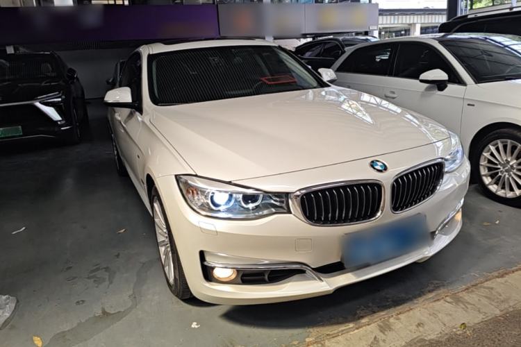 Used BMW 3 Series GT 2014 320i Design Package Model Front Right 45 Deg