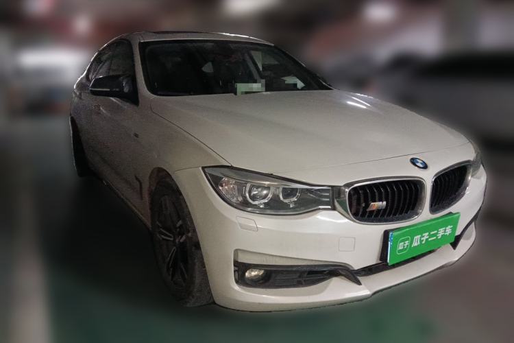 Used BMW 3 Series GT 2014 320i Leading Model Front Right 45 Deg