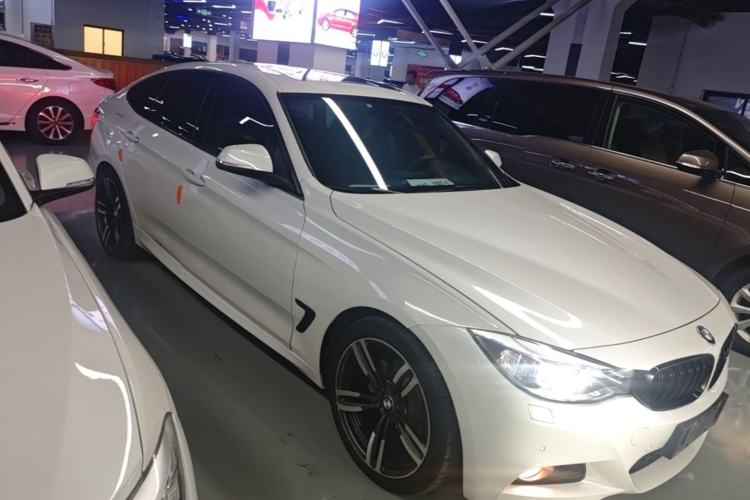 Used BMW 3 Series GT 2014 320i Leading Model Front Right 45 Deg