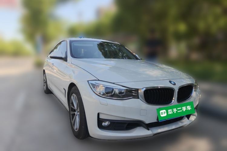 Used BMW 3 Series GT 2014 320i Leading Model Front Right 45 Deg