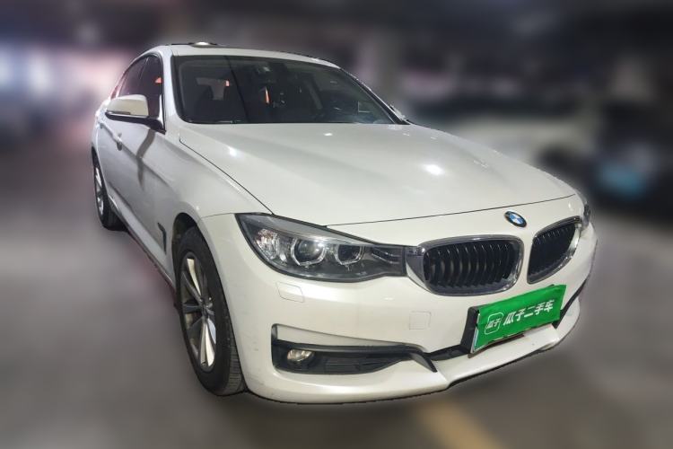 Used BMW 3 Series GT 2014 320i Leading Model Front Right 45 Deg
