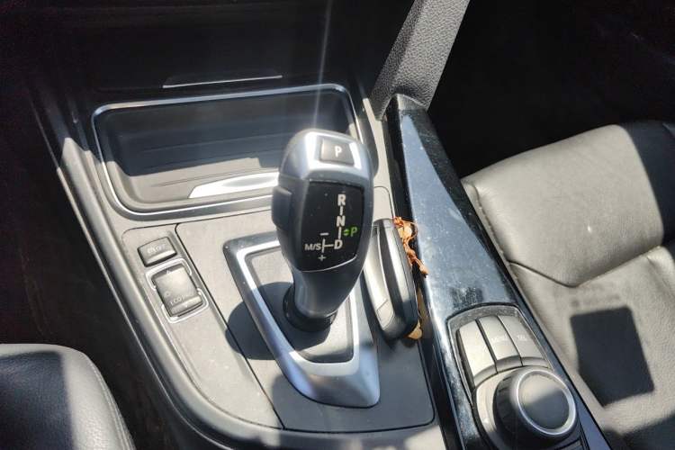 Used BMW 3 Series GT 2014 320i Leading Model Gear Lever