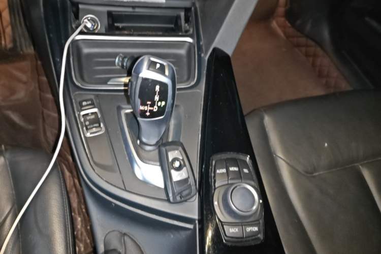 Used BMW 3 Series GT 2014 320i Leading Model Gear Lever