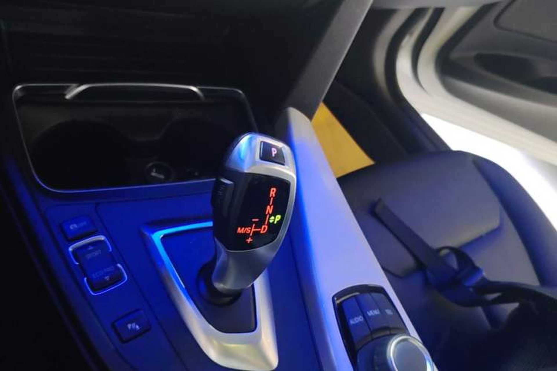Used BMW 3 Series GT 2014 320i Leading Model Gear Lever