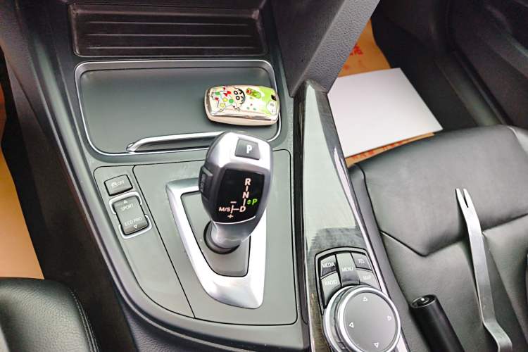 Used BMW 3 Series GT 2014 320i Leading Model Gear Lever