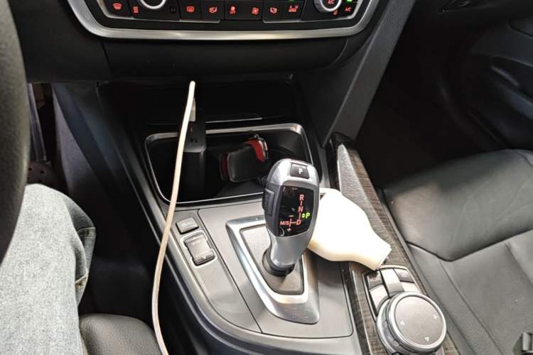 Used BMW 3 Series GT 2014 320i Design Package Model Gear Lever