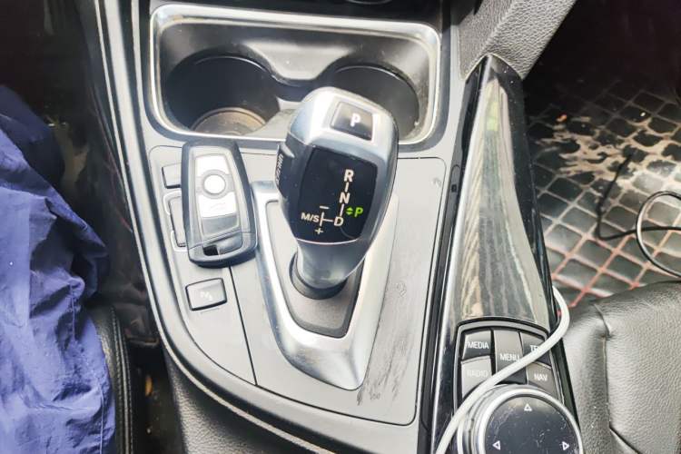 Used BMW 3 Series GT 2014 320i Leading Model Gear Lever