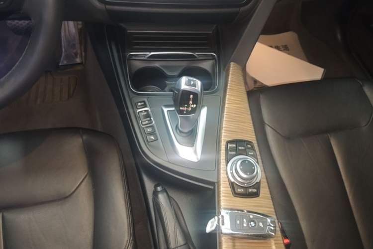 Used BMW 3 Series GT 2014 320i Leading Model Gear Lever