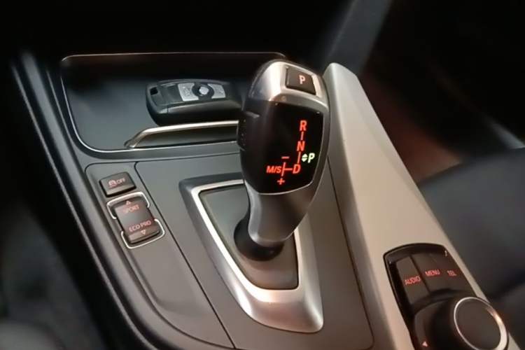 Used BMW 3 Series GT 2014 320i Leading Model Gear Lever