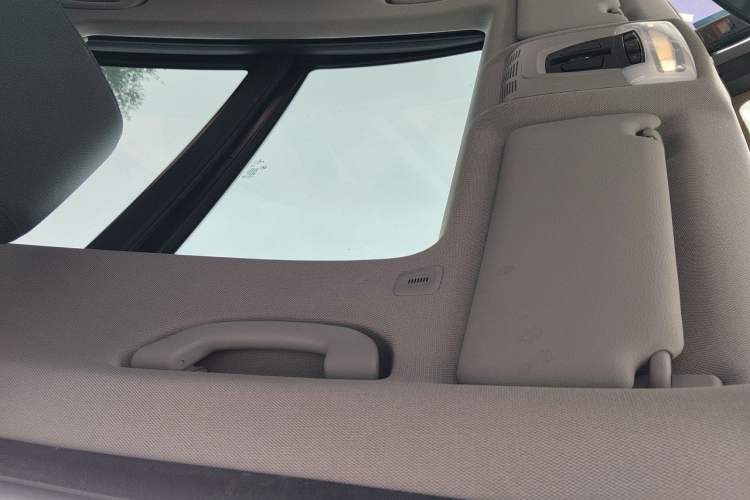 Used BMW 3 Series GT 2014 320i Leading Model Headliner