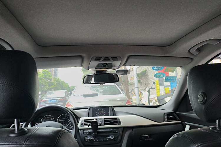 Used BMW 3 Series GT 2014 320i Leading Model Headliner