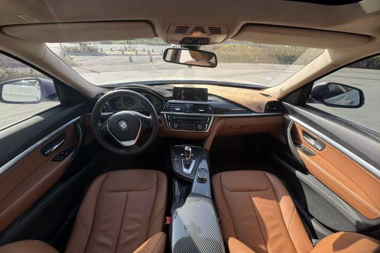 Used BMW 3 Series GT 2014 320i Design Package Model Interior 1