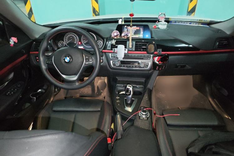 Used BMW 3 Series GT 2014 320i Design Package Model Interior 2
