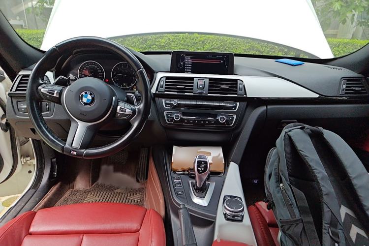 Used BMW 3 Series GT 2014 328i Design Package Model Interior 2