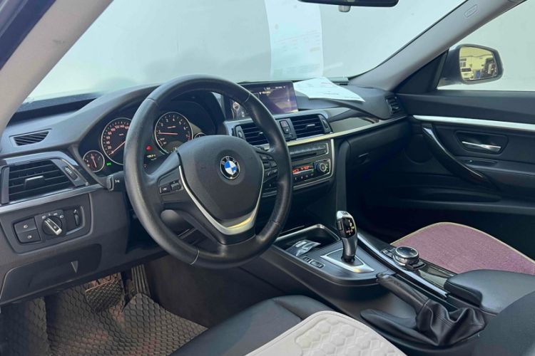 Used BMW 3 Series GT 2014 320i Design Package Model Interior 2