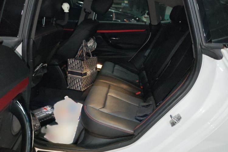 Used BMW 3 Series GT 2014 320i Design Package Model Interior 4