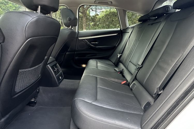 Used BMW 3 Series GT 2014 320i Design Package Model Interior 4