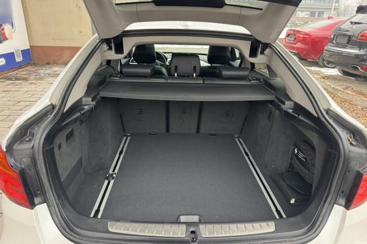 Used BMW 3 Series GT 2014 320i Leading Model Interior 7