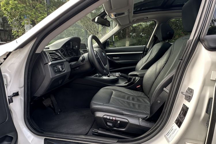 Used BMW 3 Series GT 2014 320i Design Package Model Interior 8
