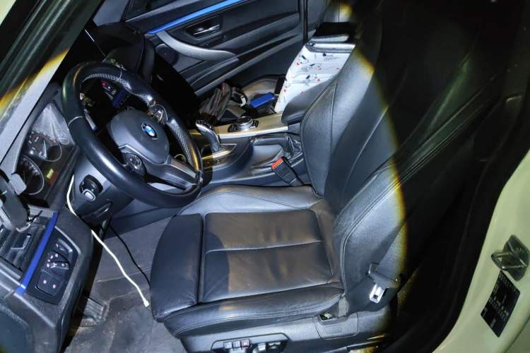 Used BMW 3 Series GT 2014 328i Design Package Model Left Front Seat