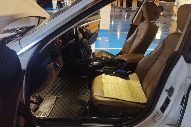Used BMW 3 Series GT 2014 320i Design Package Model Left Front Seat