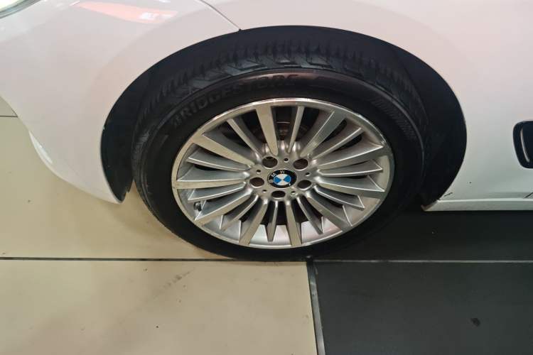 Used BMW 3 Series GT 2014 328i Design Package Model Left Front Wheel Hub