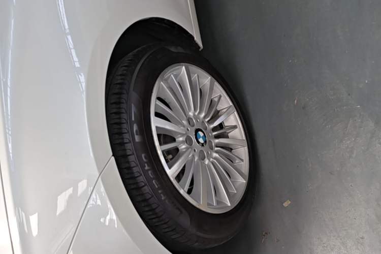 Used BMW 3 Series GT 2014 320i Design Package Model Left Front Wheel Hub
