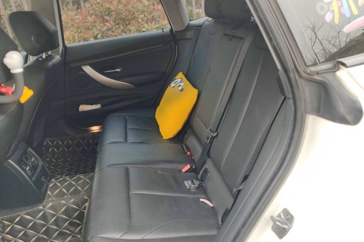 Used BMW 3 Series GT 2014 320i Leading Model Left Rear Seat