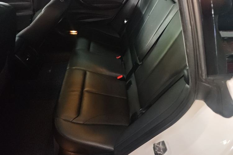 Used BMW 3 Series GT 2014 328i Design Package Model Left Rear Seat