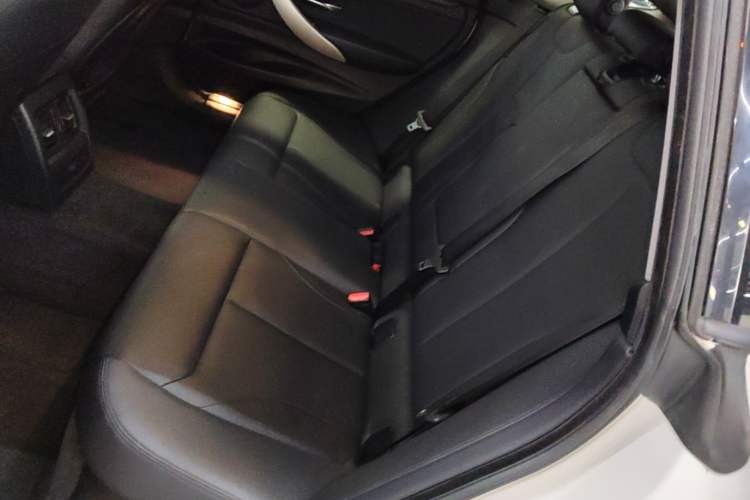 Used BMW 3 Series GT 2014 320i Leading Model Left Rear Seat