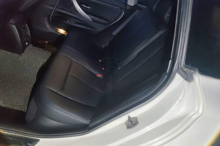 Used BMW 3 Series GT 2014 320i Leading Model Left Rear Seat