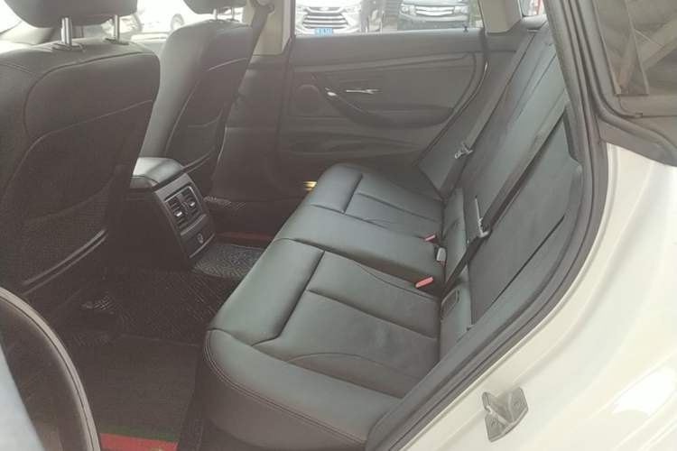 Used BMW 3 Series GT 2014 320i Leading Model Left Rear Seat