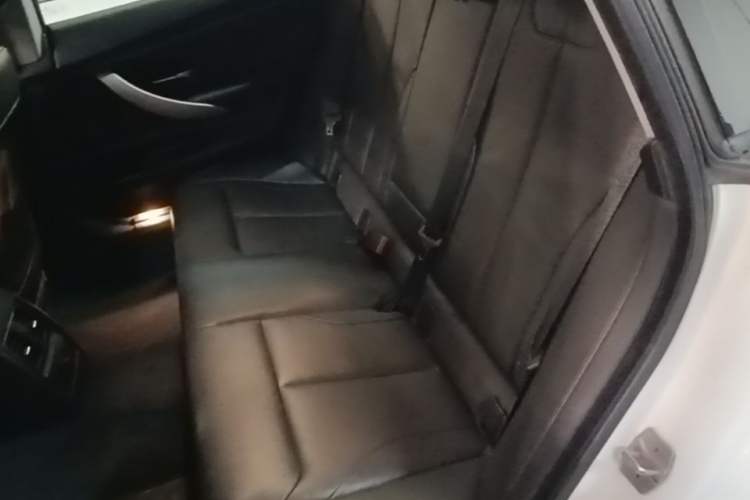 Used BMW 3 Series GT 2014 320i Leading Model Left Rear Seat