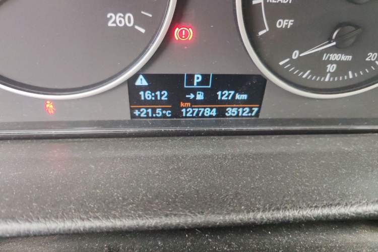 Used BMW 3 Series GT 2014 320i Leading Model Odometer Close Up