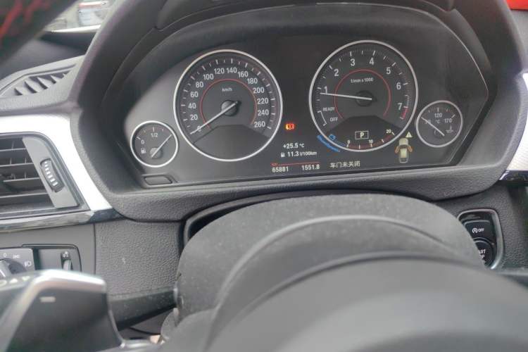 Used BMW 3 Series GT 2014 328i Design Package Model Odometer Close Up
