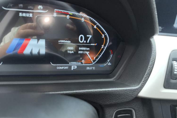 Used BMW 3 Series GT 2014 320i Leading Model Odometer Close Up