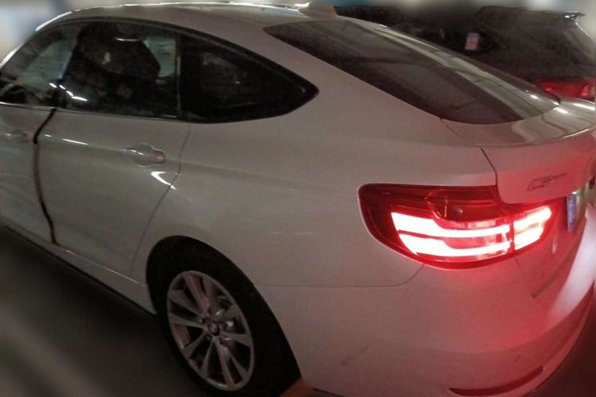 Used BMW 3 Series GT 2014 320i Leading Model Rear Left 45 Deg