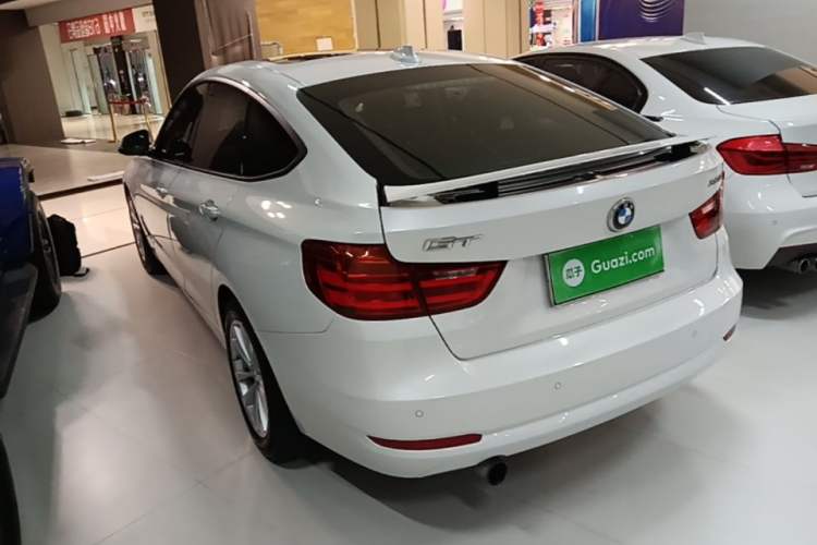 Used BMW 3 Series GT 2014 320i Leading Model Rear Left 45 Deg