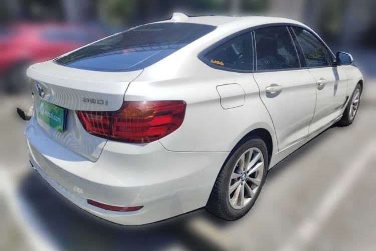 Used BMW 3 Series GT 2014 320i Leading Model Rear Right 45 Deg