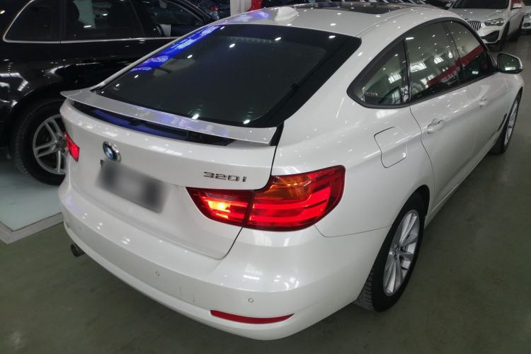 Used BMW 3 Series GT 2014 320i Leading Model Rear Right 45 Deg