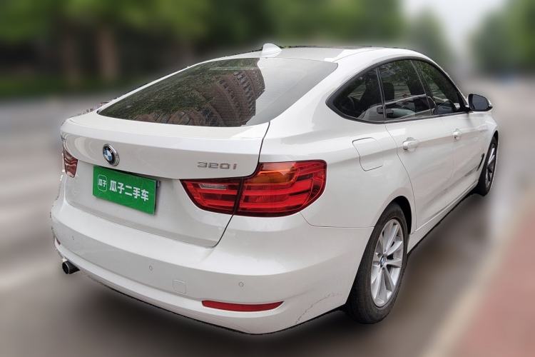 Used BMW 3 Series GT 2014 320i Leading Model Rear Right 45 Deg