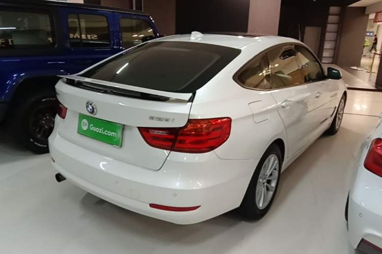 Used BMW 3 Series GT 2014 320i Leading Model Rear Right 45 Deg