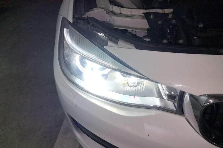 Used BMW 3 Series GT 2014 320i Leading Model Right Front Headlight