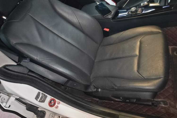 Used BMW 3 Series GT 2014 320i Leading Model Right Front Seat