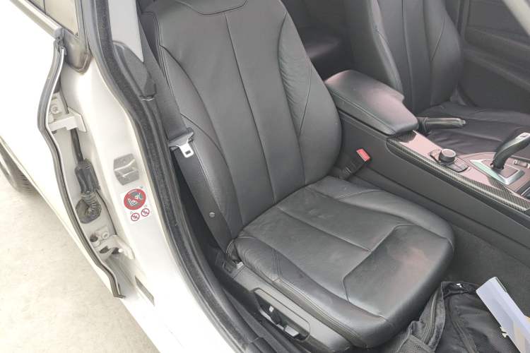 Used BMW 3 Series GT 2014 320i Leading Model Right Front Seat